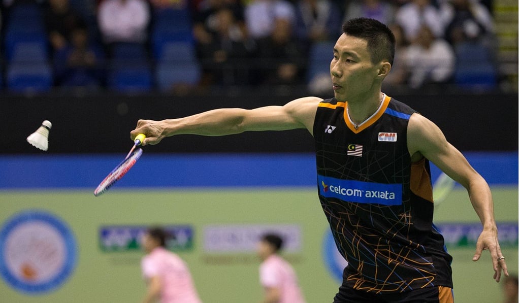 Lee Chong Wei returns a shot against China's Tian Houwei. Lee Chong Wei returns a shot against China's Tian Houwei.
