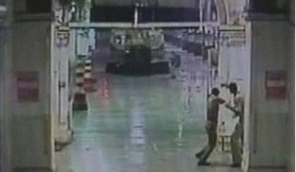 Security camera footage of two Indian soldiers confront a gunmen at the Chhatrapati Shivaji Terminus railway station in Mumbai on November 26, 2008. Photo: Reuters