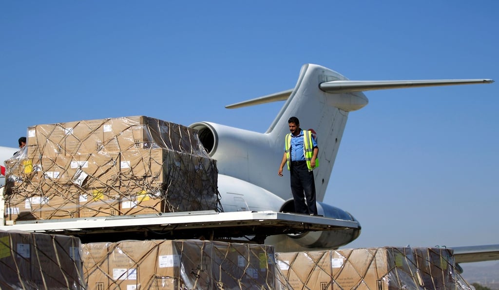 A worker unloads doses of vaccines from a plane after it landed in Sanaa on November 25, 2017. Photo: AFP A worker unloads doses of vaccines from a plane after it landed in Sanaa on November 25, 2017. Photo: AFP