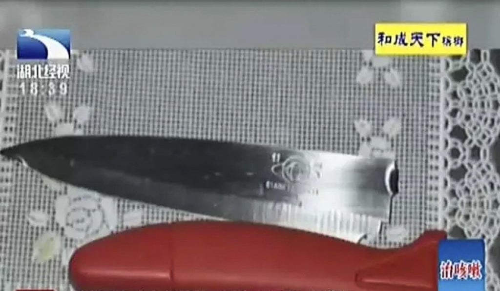 The blade of the knife was snapped off during a scuffle. Photo: 168.com