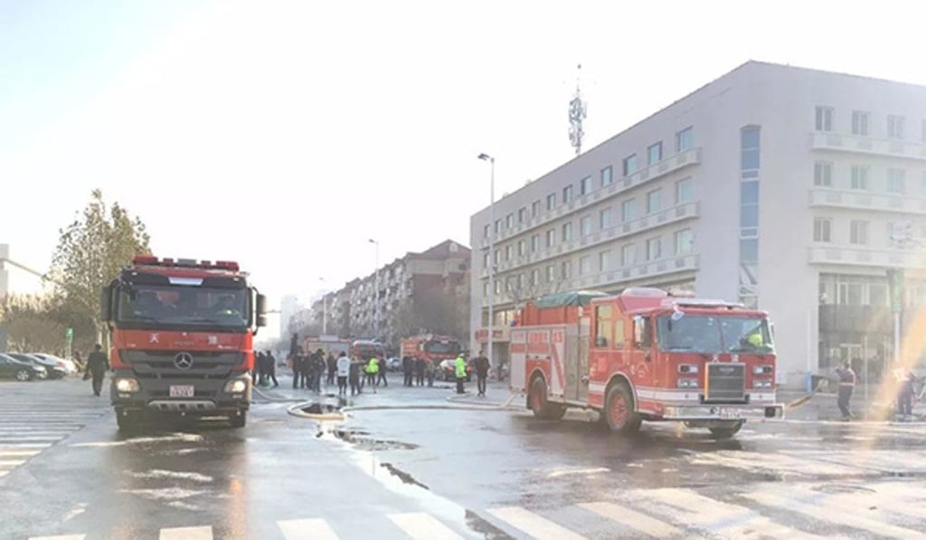 Fire engines at the scene of the blaze. Photo: Weibo Fire engines at the scene of the blaze. Photo: Weibo