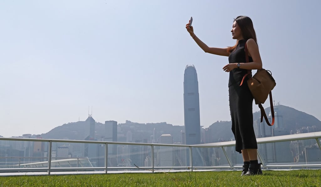 Hongkongers could see the introduction of commercial 5G services in 2020. Photo: K.Y. Cheng