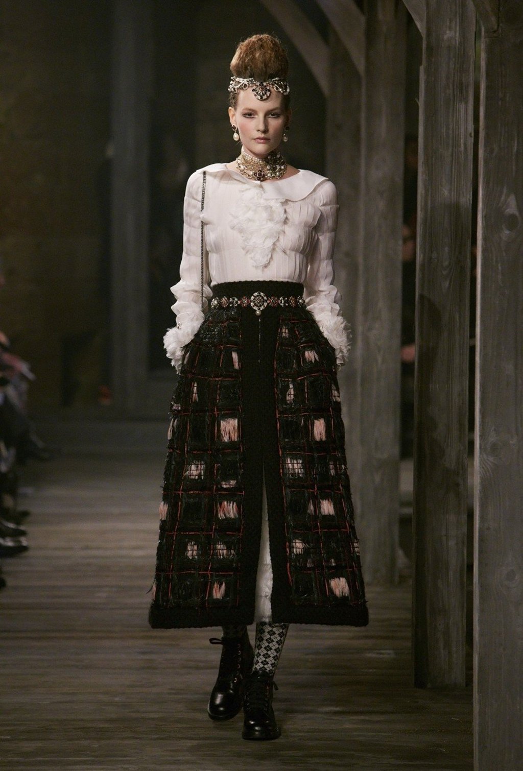 *ラグジュアリー感満載*【CHANEL】Metiers d’art ピアス For Its Annual Métiers D'Art Collection, Chanel Unveils New