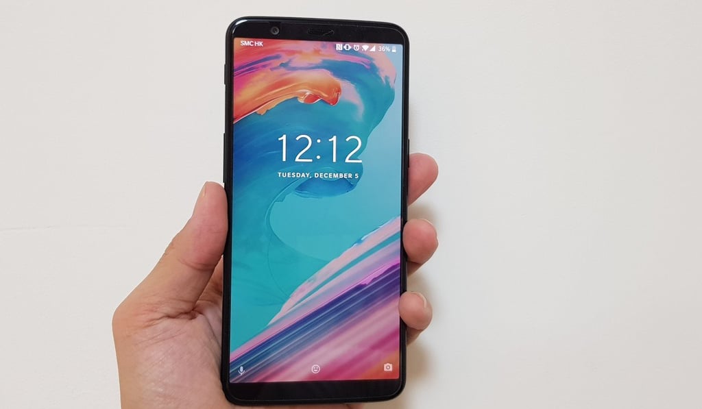 OnePlus 5T has a 6-inch OLED display and slim bezels. Photo: Ben Sin