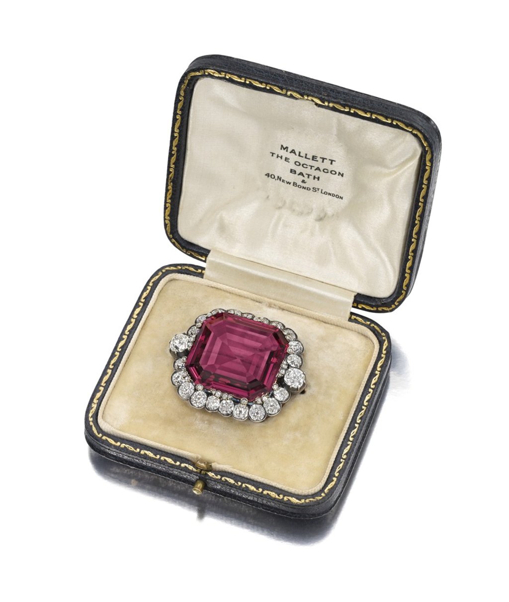 In 2015, the Hope Spinel gemstone sold for a world-record price of US$1.55 million at a Bonhams auction. In 2015, the Hope Spinel gemstone sold for a world-record price of US$1.55 million at a Bonhams auction.