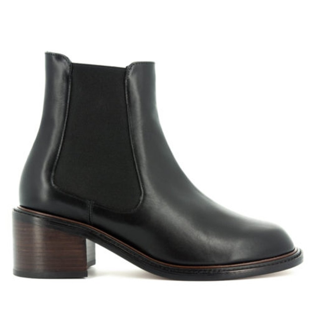 Robert Clergerie’s Snoots boot. Photo: Robert Clergerie Robert Clergerie’s Snoots boot. Photo: Robert Clergerie