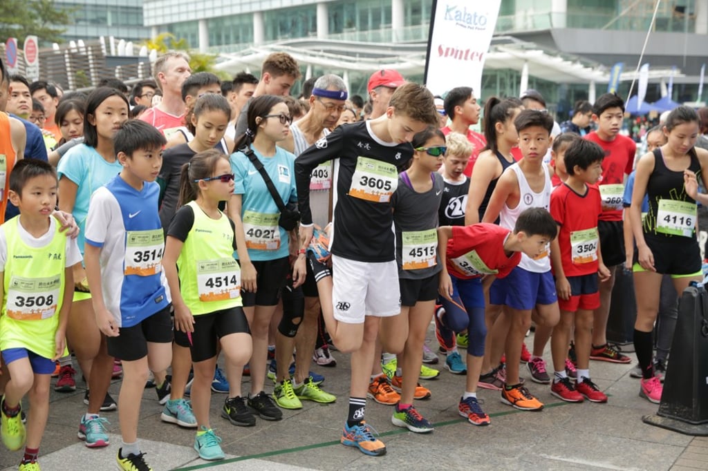 Runners gathering for Run For Wild 2017.