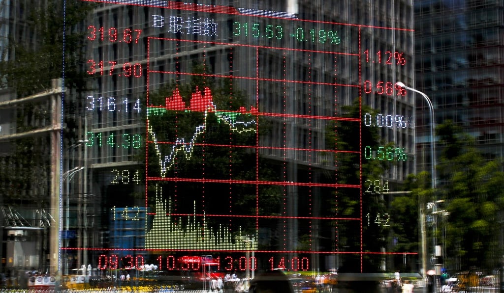 In the final edition of China Economic Quarterly, editor Arthur Kroeber said that all those who had predicted a collapse of the Chinese economy since the Deng Xiaoping days of the 1990s had been proved wrong. Photo: AP