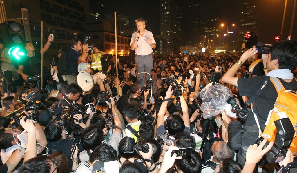 HKU head Peter Mathieson speaks to students during the Occupy protests in 2014. Photo: Handout