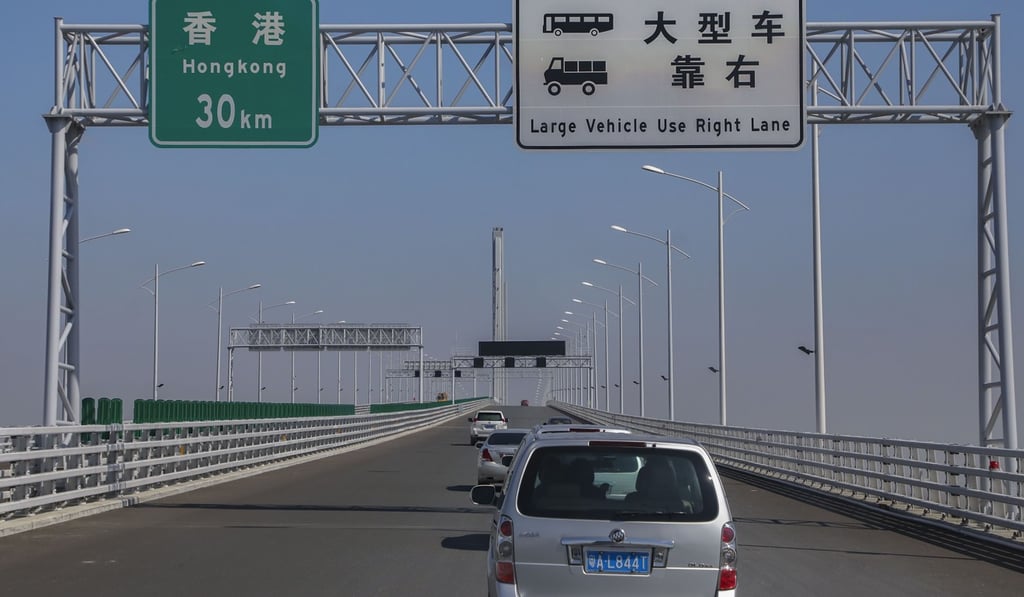 Under both pricing proposals private vehicles will be charged 150 yuan per trip between the mainland and the two special administrative regions. Photo: Edward Wong