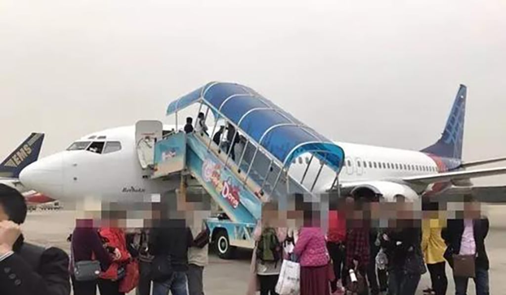 The Sriwijaya Air flight turned back to Guangzhou Baiyun International Airport after finding a problem with its cabin door. Photo: Handout