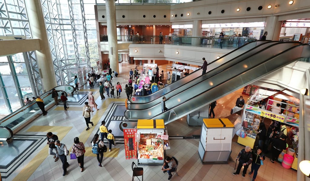 Shek Lei Shopping Centre in Kwai Chung is among 17 malls in a property portfolio that the Link Reit sold for HK$23 billion to a consortium. That comes after the Link Reit sold 28 of its shopping malls in public housing estates over the past three years. Photo: Nora Tam