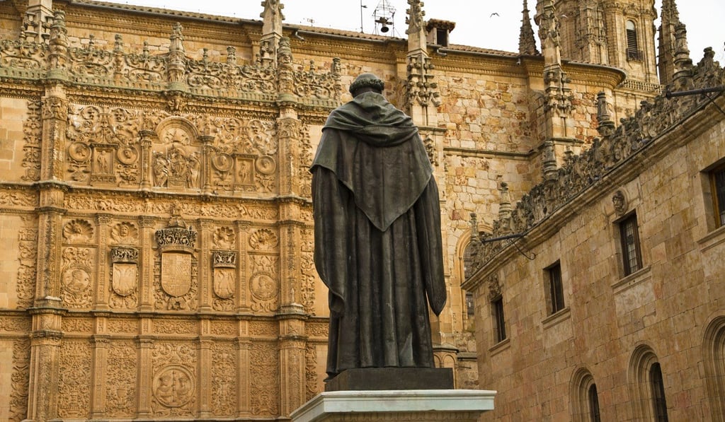 Statue of Fray Luis de León at the University of Salamanca. Photo: Jorcolma/Flickr Creative Commons