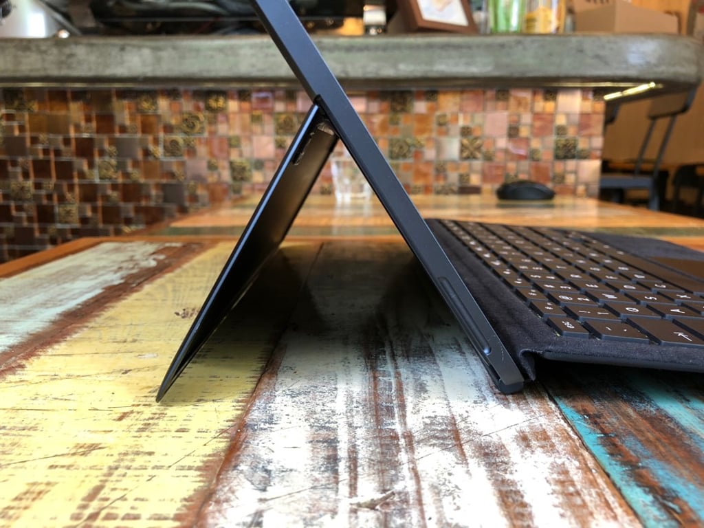 The Eve V has a sturdy kickstand hinge that props the tablet up when in laptop mode. Photo: Ben Sin