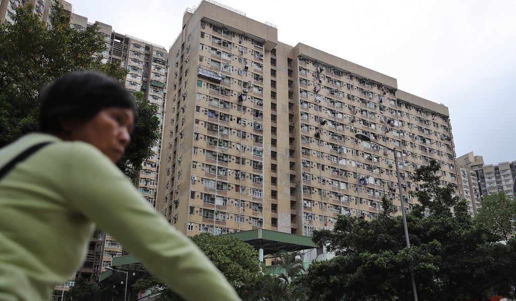 A studio flat in the 29-year-old publicly-owned Oi Wo House (above) on Tai Po’s Tai Wo Estate, has sold for HK$1.93 million (US$247,435). Photo: Winson Wong