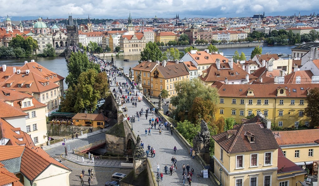 The Chinese embassy in Prague warned travellers to avoid carrying large amounts of cash on planes. Photo: Tim Pile