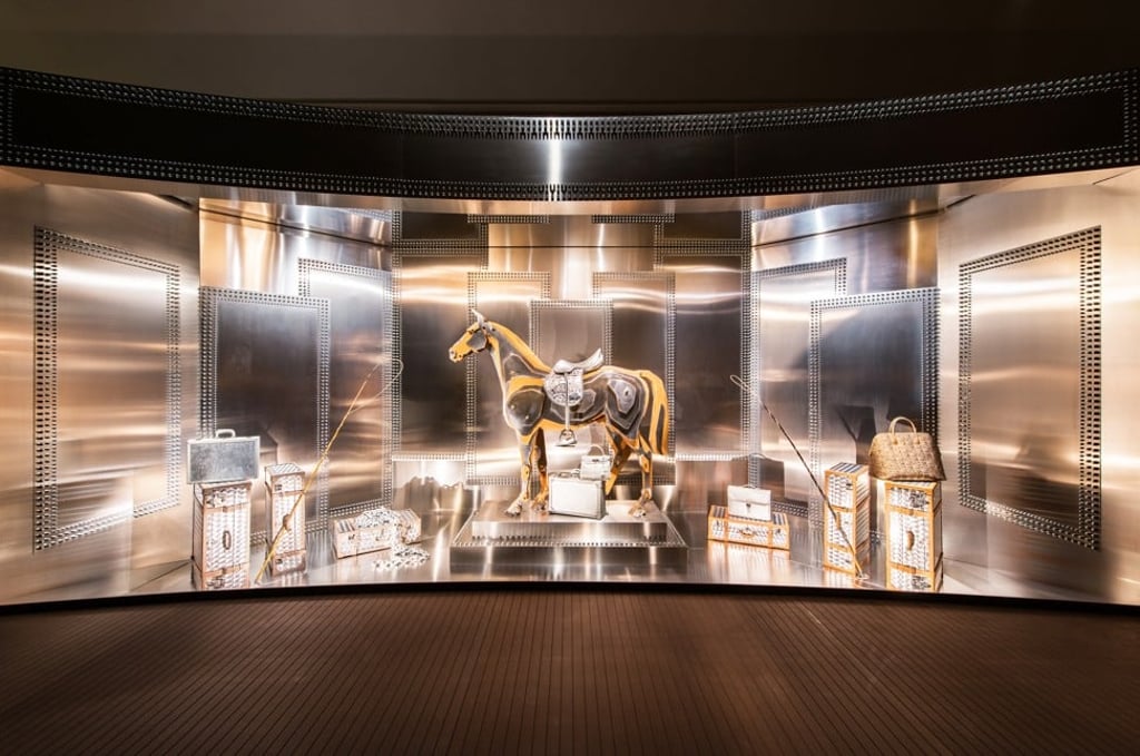 Spring 2011 window display with sculpture by Christian Renonciat, designed by Leïla Menchari.