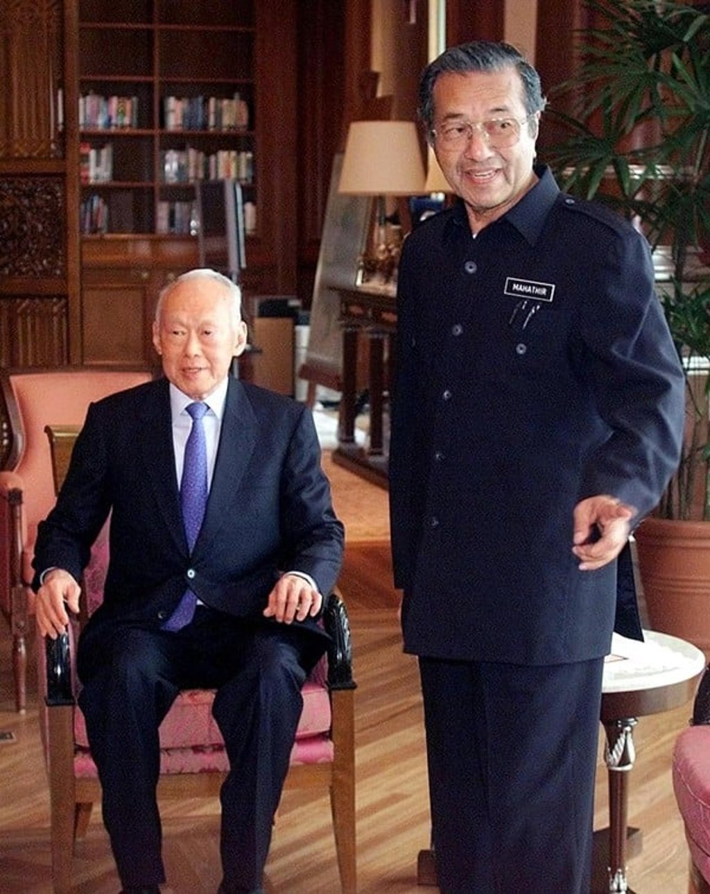 Malaysian Prime Minister Mahathir Mohammad, right, with Singapore's Lee Kuan Yew in 2001. Photo: AFP