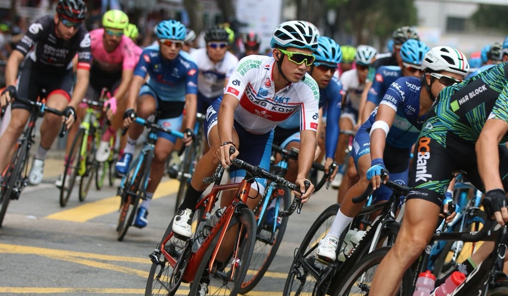Hong Kong rider Leung Chun-wing (white) in action during the 2017 Cyclothon. Photo: Chan Kin-wa