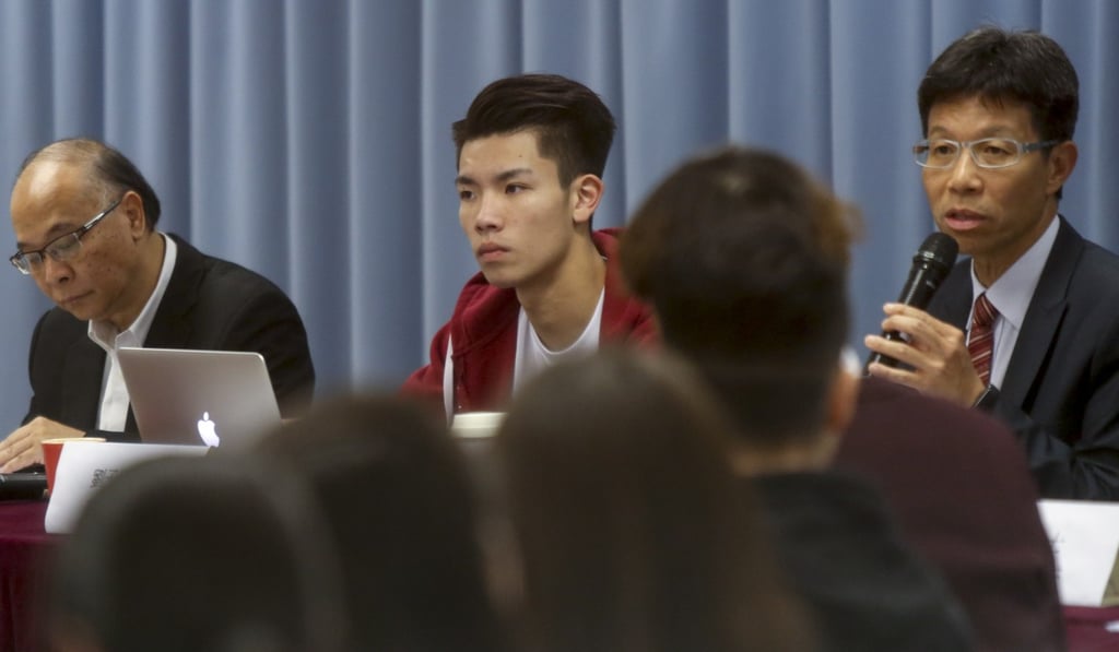 (From left) Baptist University associate vice-president Ricky Wong Ngok-shun, student union leader Lau Tsz-kei and vice- president in teaching and learning Albert Chau during a dialogue with students. Photo: Xiaomei Chen