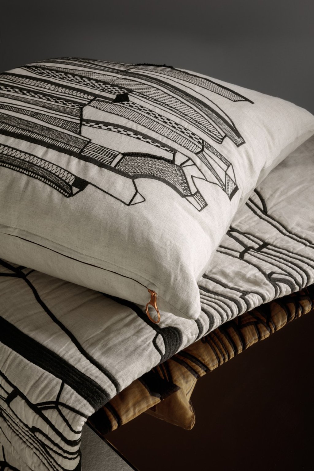 Tom dixon pillows outlet