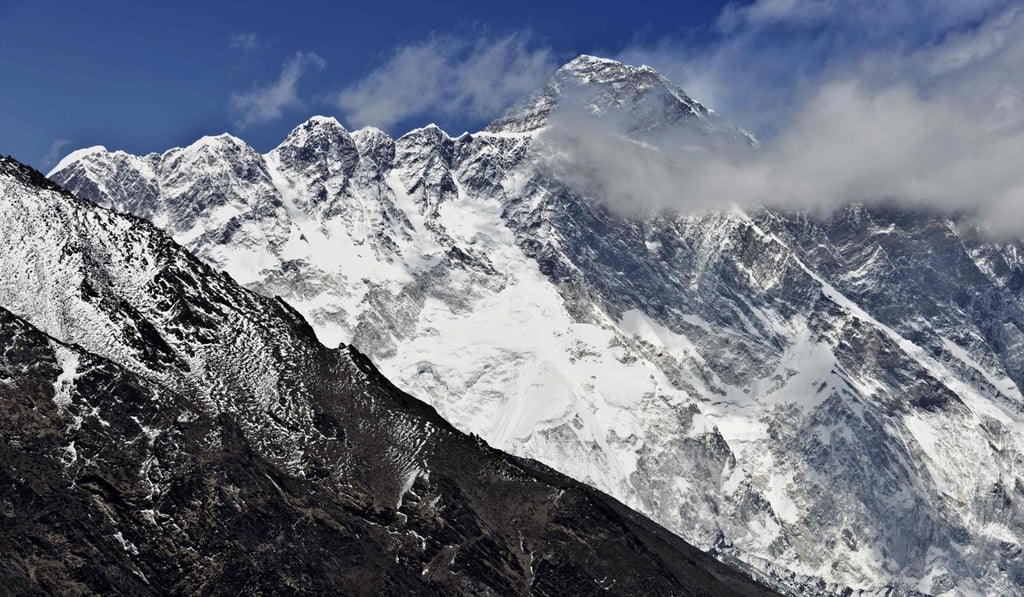 Everest seen from the village of Tembuche in northeastern Nepal. Photo: Agence France-Presse Everest seen from the village of Tembuche in northeastern Nepal. Photo: Agence France-Presse