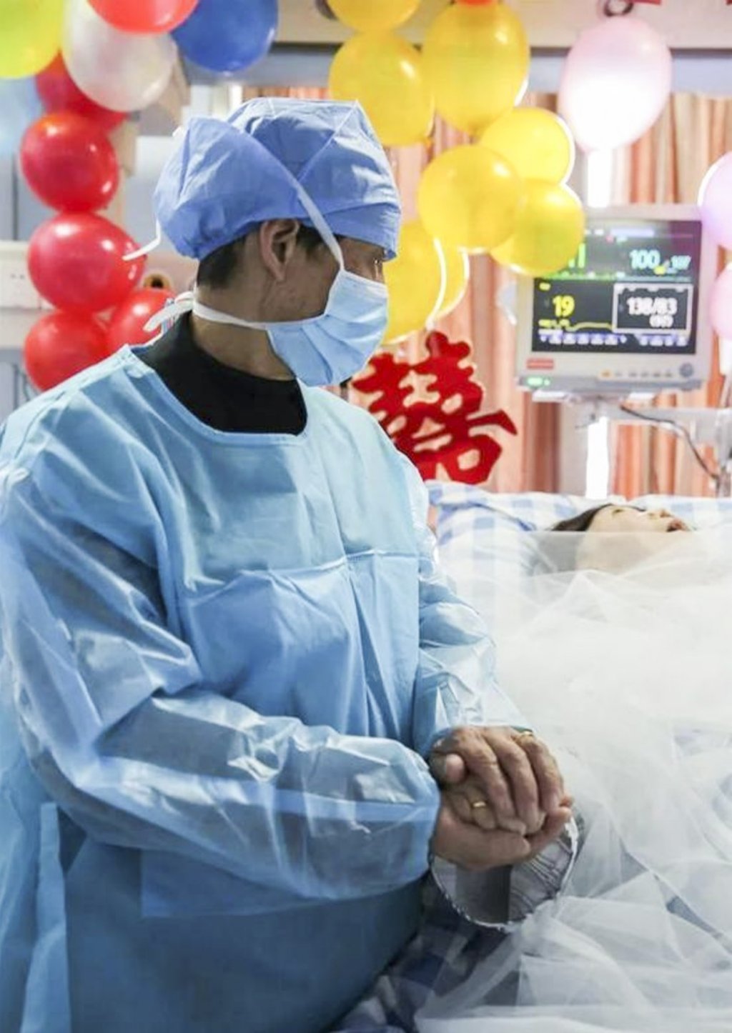 Gu visits his wife every day and said he will never give up on her. Photo: News.163.com