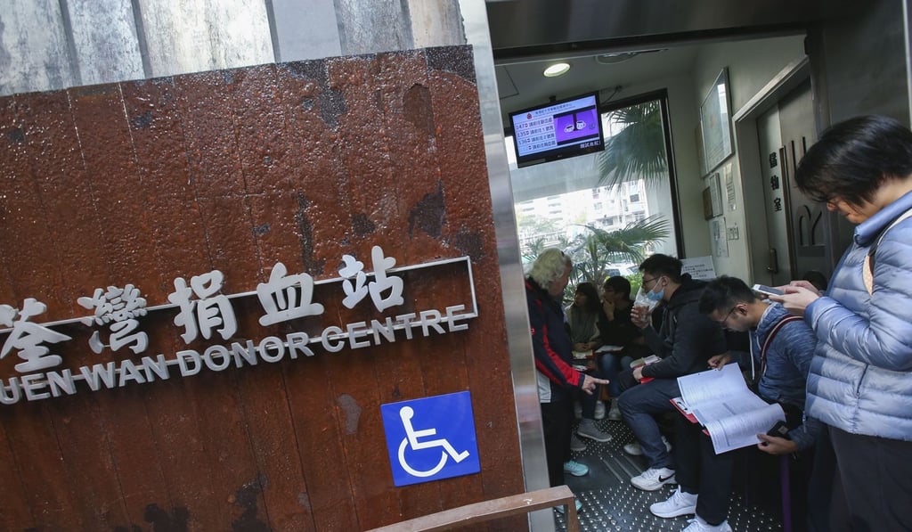 Regular donors among the crowd in Tsuen Wan said there was usually no line, even at weekends. Photo: David Wong