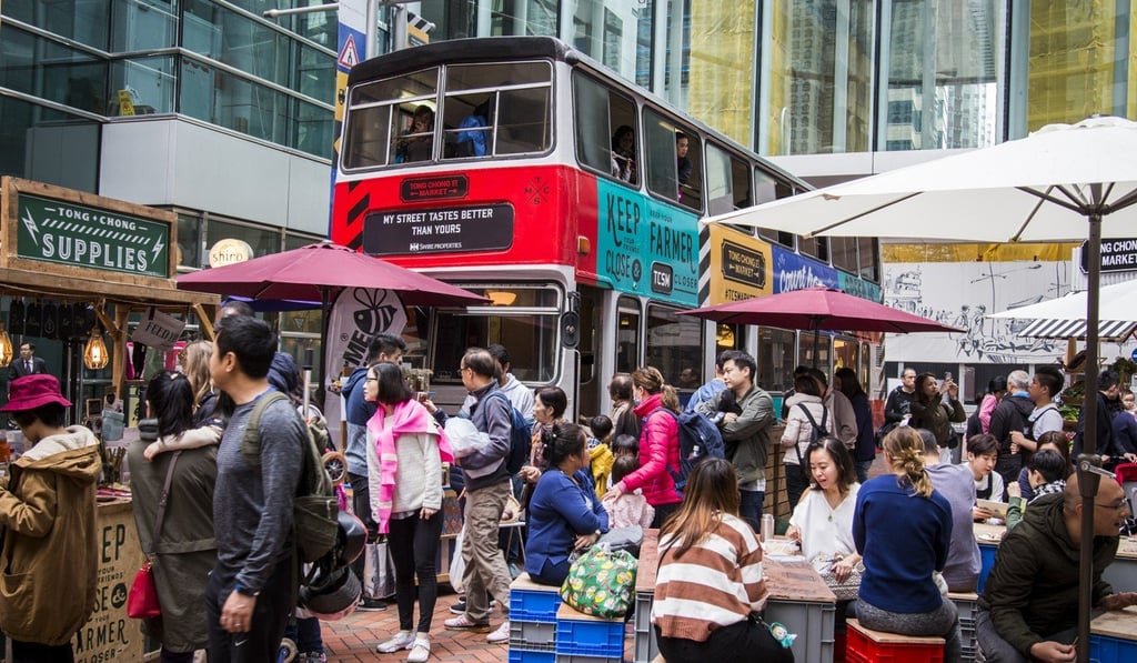 People gathering at the Tong Chong Street Market at Taikoo Place. Photo: Christopher DeWolf