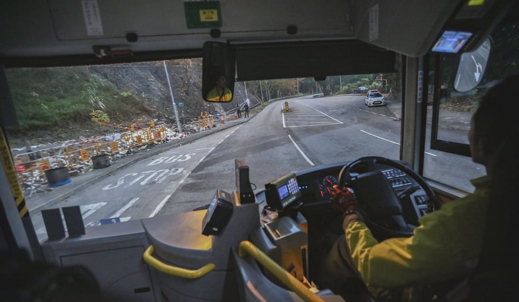 KMB used a single-decker bus on route 872 on Sunday. Photo: Felix Wong