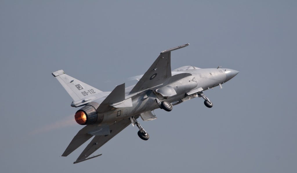 A Pakistani pilot flies a JF-17 Thunder fighter aircraft in Zhuhai, China, in 2010. The jet was jointly developed by China and Pakistan. Photo: Xinhua