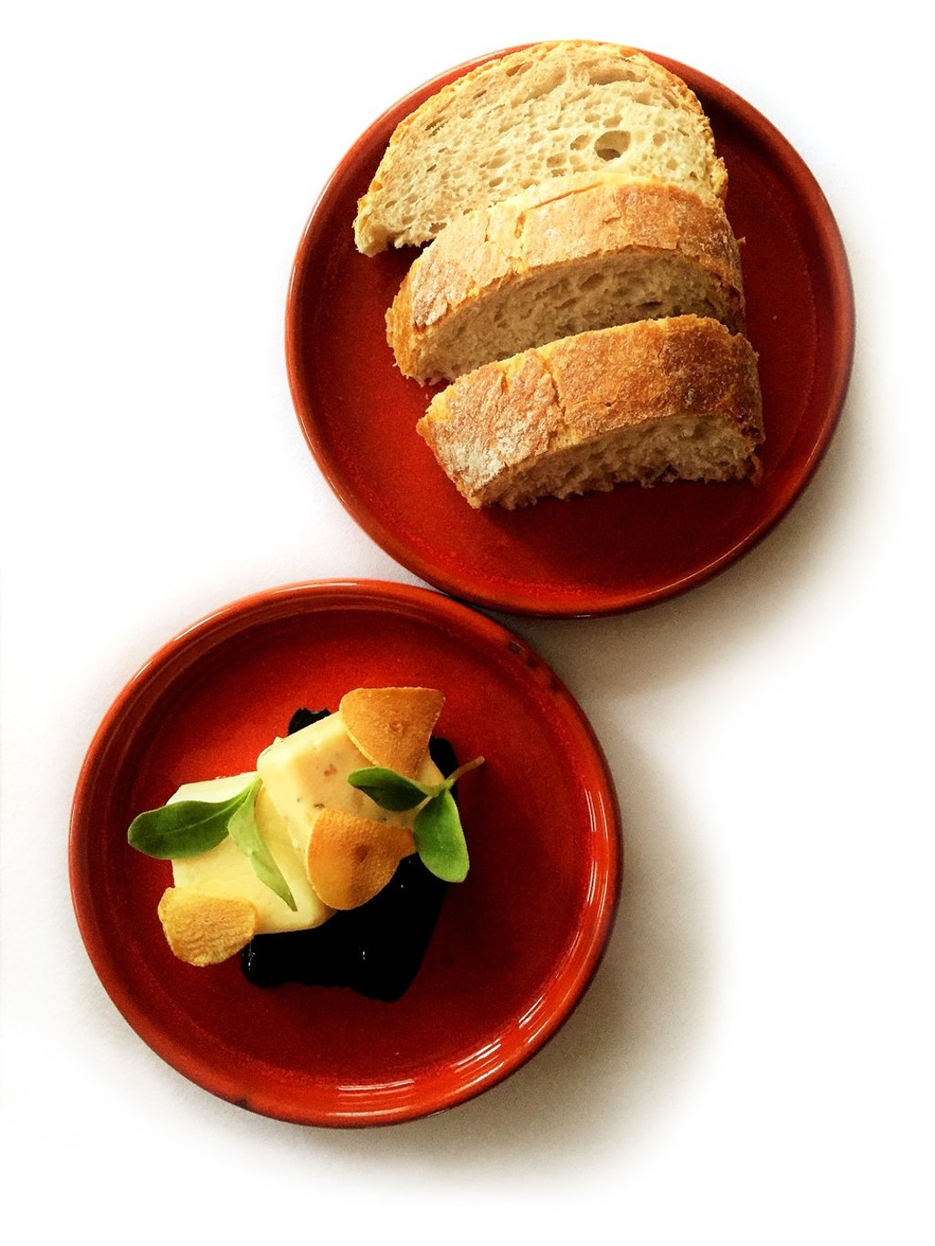 Daniel Maestling’s bread basket with herbed butter and microalgae. Photo: Prathap Nair