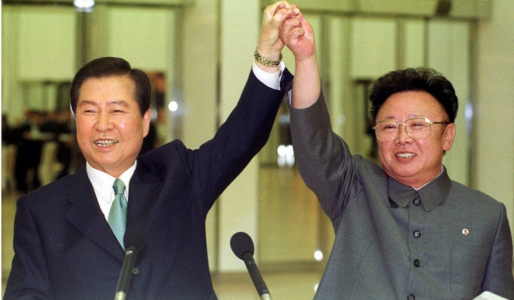 South Korean president Kim Dae-jung (left) and North Korean leader Kim Jong-il join hands before signing a joint declaration at their summit in Pyongyang in June 2000. The summit was long on ceremony but short on substance. Photo: AP / Yonhap
