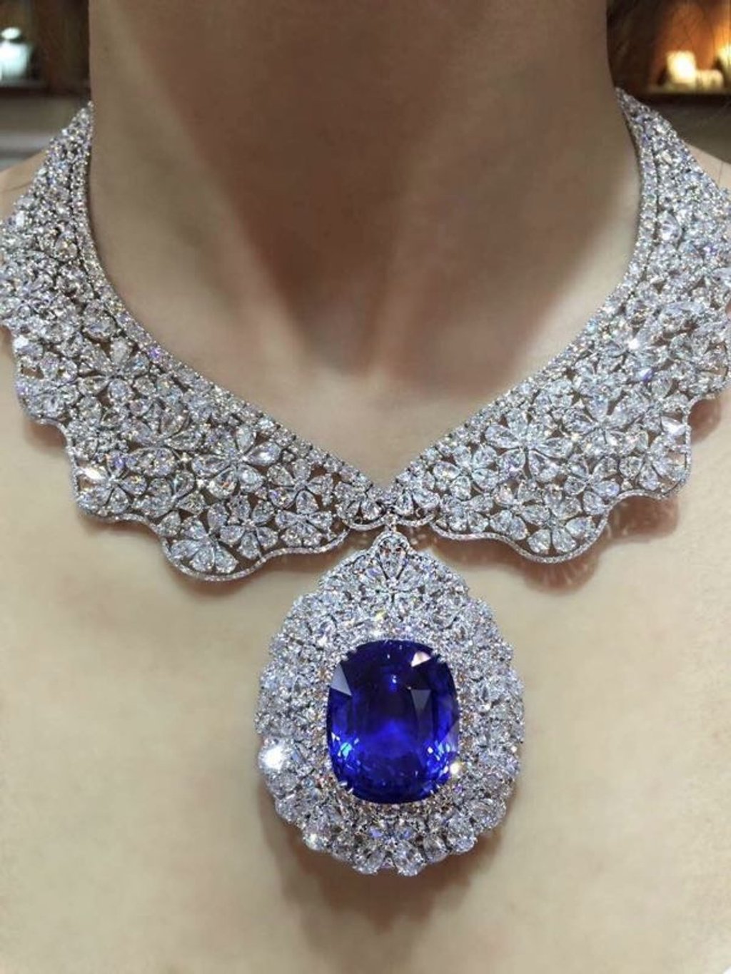 Most expensive sapphire necklace discount