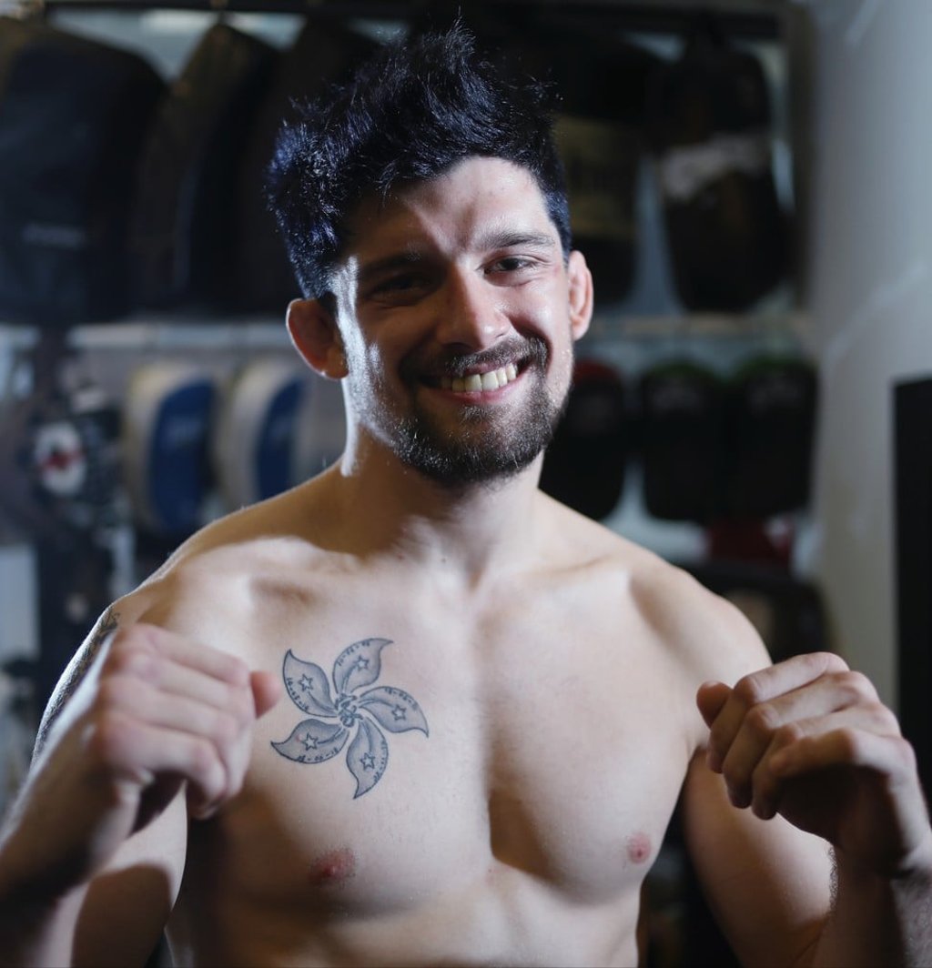 Max Leali has a professional mixed martial arts record of 1-1-1.