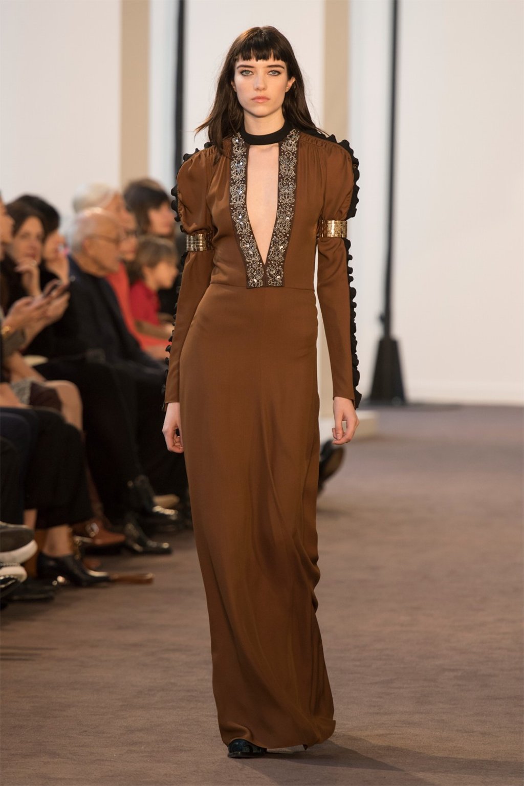 The autumn/winter 2018 collection features an elongated silhouette.