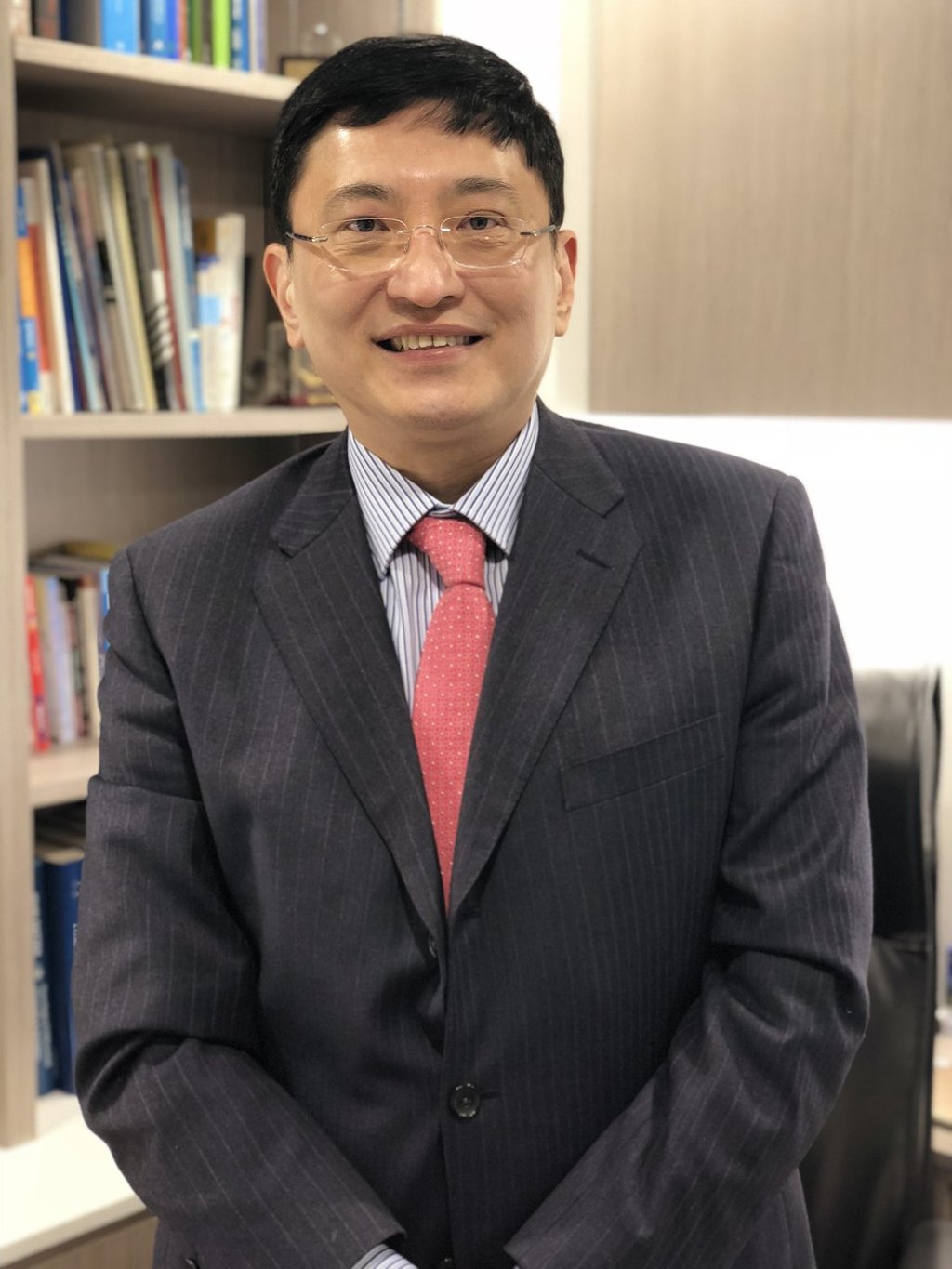 Dr Jason Fong is a specialist in neurology at the Matilda International Hospital.