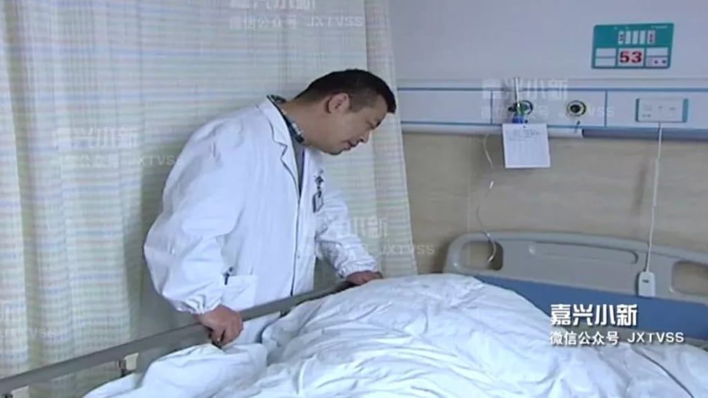 A surgeon in eastern China found a huge tapeworm inside a fatty lump he removed from a woman’s breast. Photo: Sznews.com