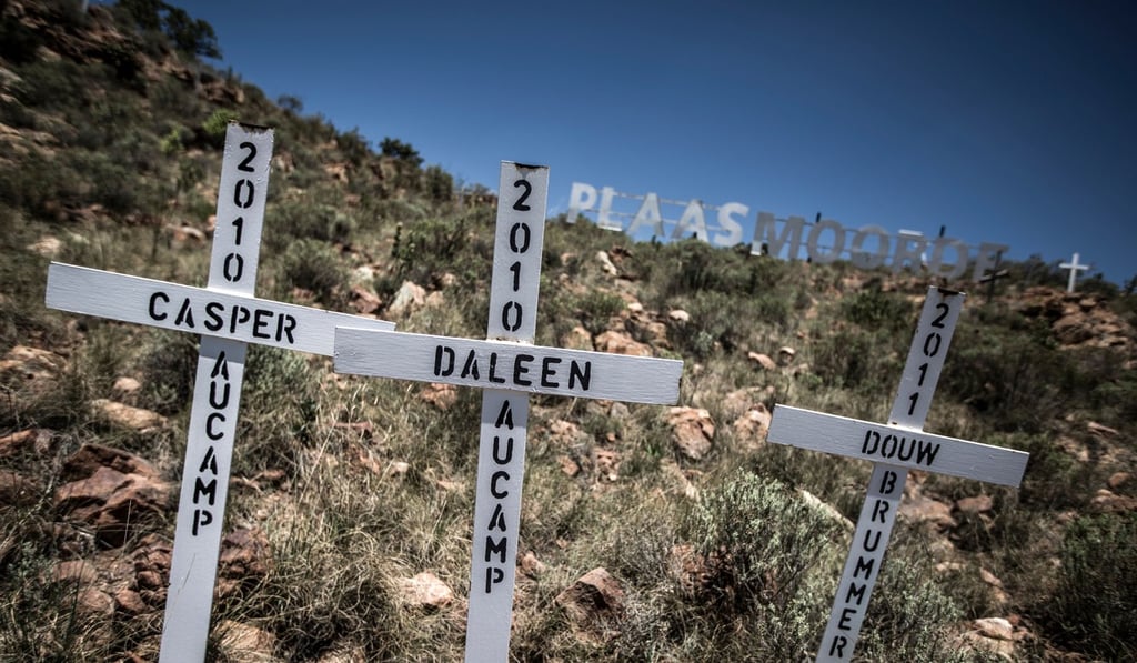 Crosses are planted on a hillside at the White Cross Monument, each one marking a white farmer who has been killed in a farm murder, on October 31, 2017 in Ysterberg, near Langebaan, South Africa. Photo: Agence France-Presse