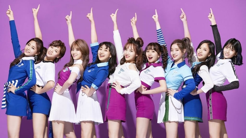 Korean girl band Twice.