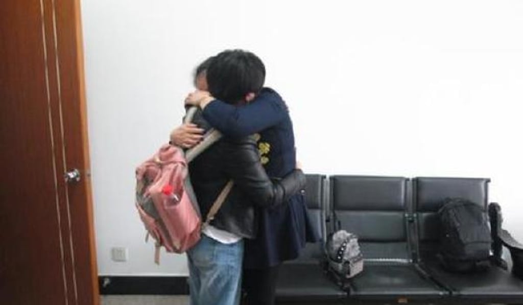 The twin sisters are reunited after 36 years apart. Photo: Thepaper.cn