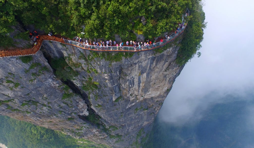 A sightseeing platform offers a spectacular view in Zhangjiajie, Hunan Province. Photo: Reuters