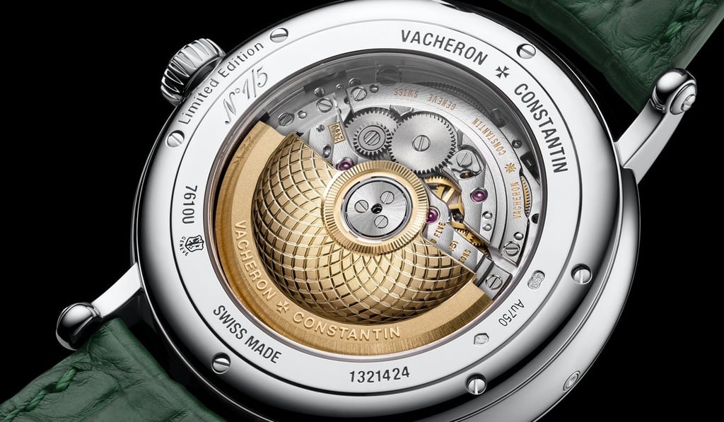 Vacheron Constantin new Métiers d’Art Les Aérostiers collection is driven by the Vacheron Constantin Calbire 2460 G4/1. The gold oscillating weight is designed to resemble a hot air balloon.