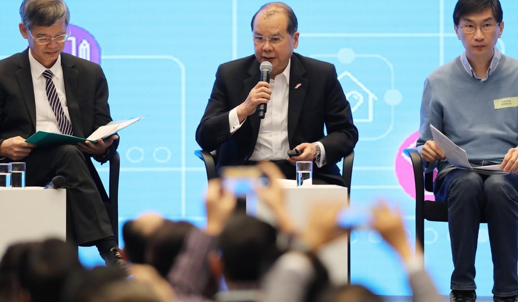 (From left) Secretary for Labour and Welfare and chairman of the Community Care Fund Task Force Law Chi-kwong; Chief Secretary and chairman of the Commission on Poverty Matthew Cheung Kin-chung; and chairman of the Special Needs Groups Task Force Chua Hoi-wai at the Commission on Poverty summit. Photo: Edward Wong