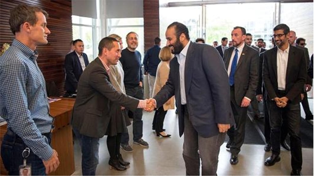 Google Android executive Hiroshi Lockheimer shakes hands with Saudi Crown Prince Mohammad bin Salman at Google’s headquarters. Photo: CNBC Google Android executive Hiroshi Lockheimer shakes hands with Saudi Crown Prince Mohammad bin Salman at Google’s headquarters. Photo: CNBC