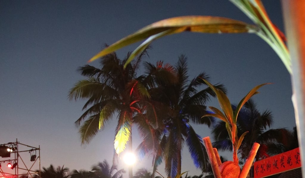 Le Meridien Shimei Bay Beach Resort & Spa delighted conference attendees with colourful cultural displays and tasty samples of Hainanese cuisine.