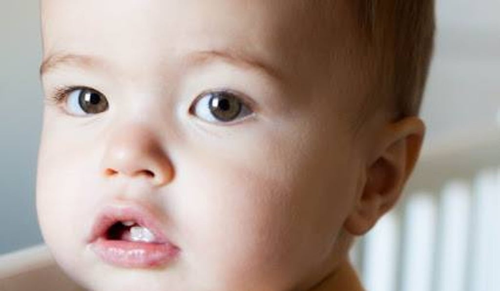 The TempTraq Bluetooth wearable monitors baby’s temperature.