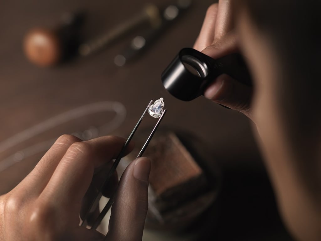 Qeelin’s new collection of diamond necklaces features a specially carved Wulu diamond. Photo: Qeelin Qeelin’s new collection of diamond necklaces features a specially carved Wulu diamond. Photo: Qeelin