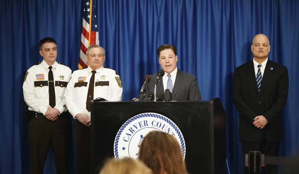 Carver County Attorney Mark Metz (centre, on Thursday) said his office had no evidence that could link anyone to Prince’s overdose from a counterfeit Vicodin pill laced with fenatyl, which is 50 times more powerful than heroin. Photo: Star Tribune via AP Carver County Attorney Mark Metz (centre, on Thursday) said his office had no evidence that could link anyone to Prince’s overdose from a counterfeit Vicodin pill laced with fenatyl, which is 50 times more powerful than heroin. Photo: Star Tribune via AP