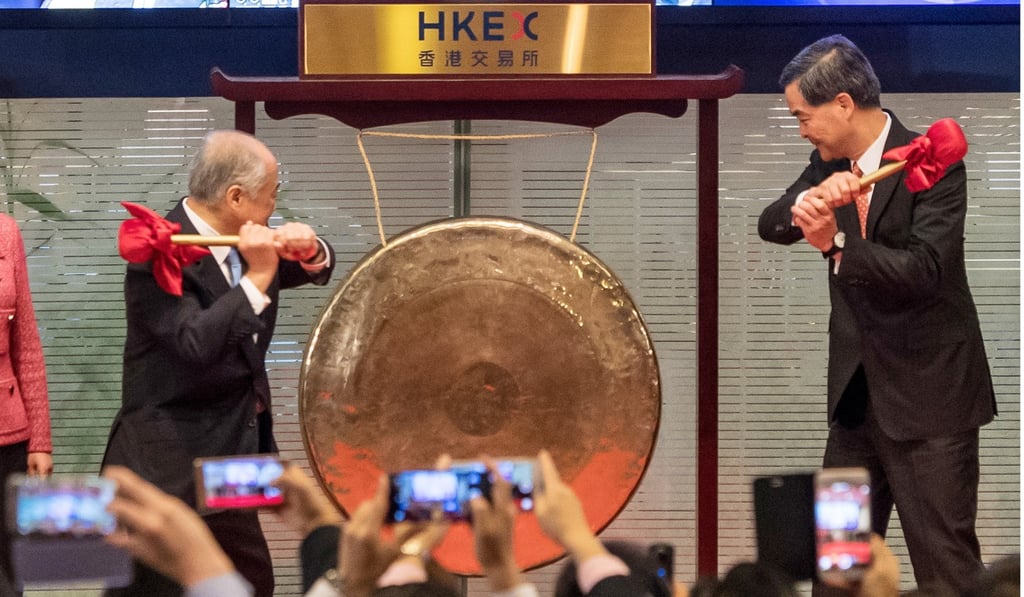 Former HKEX chairman Chow Chung-kong and former Chief Executive at the launch ceremony of the Shenzhen-Hong Kong Stock Connect in 2016. Photo: Bloomberg